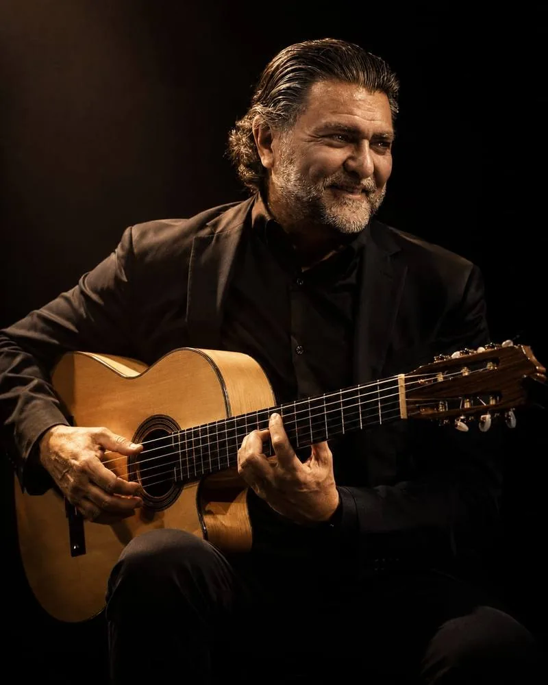 Antonio Segura, guitariste flamenco, portrait de scène