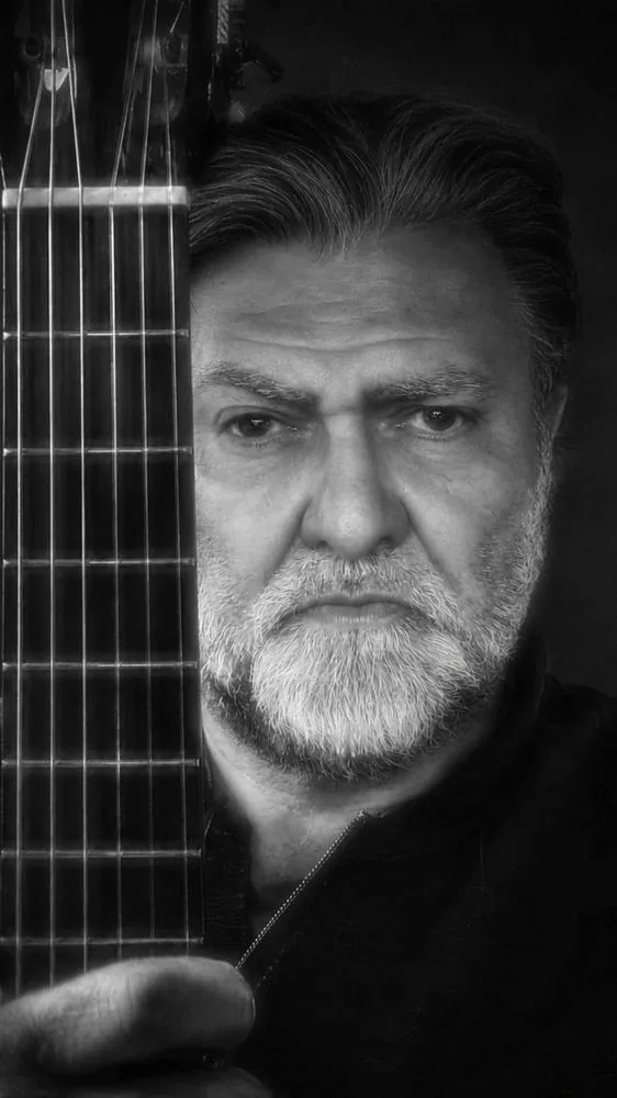 Antonio Segura en représentation de guitare flamenco